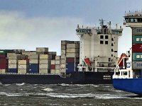 Cuxhaven Schiffe Okt 2016 Starkwind03